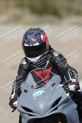 media/Jan-15-2026-Racers Edge (Thu) [[dfebeb70ab]]/2-A Group/Session 5 Turn 2/